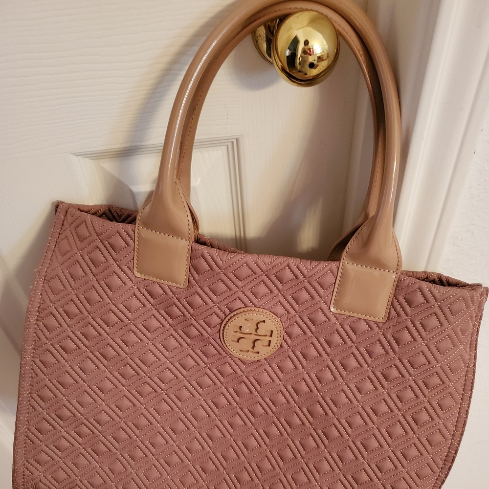 Oversized Tory Burch quilted bag